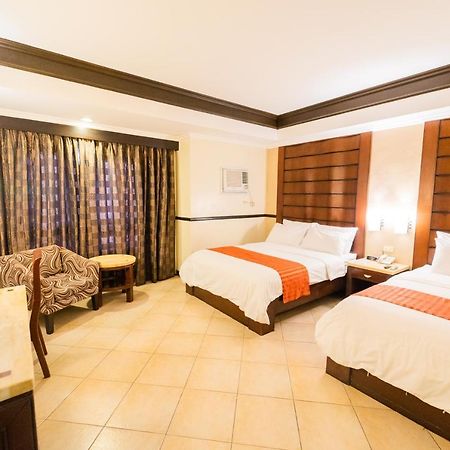 Mo2 Westown Hotel Iloilo Bagian luar foto