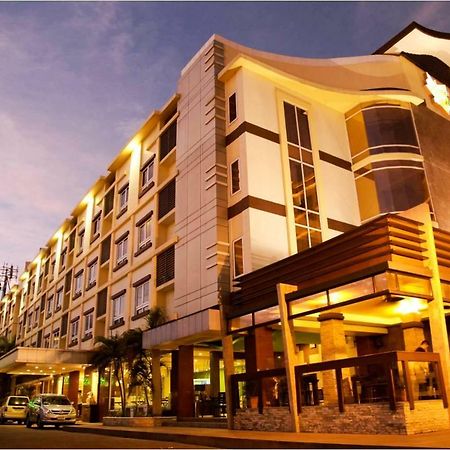 Mo2 Westown Hotel Iloilo Bagian luar foto