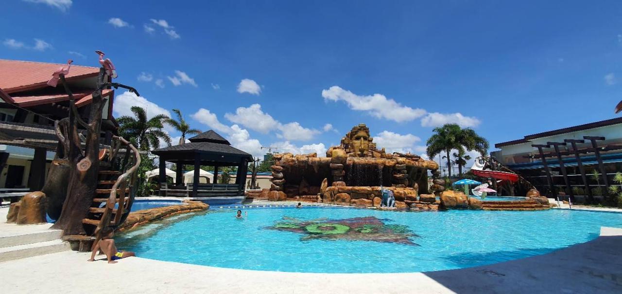 Mo2 Westown Hotel Iloilo Bagian luar foto