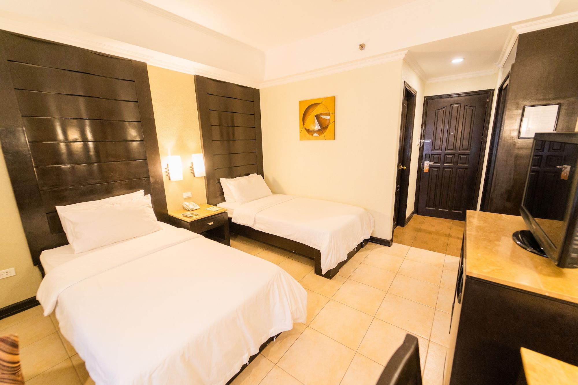Mo2 Westown Hotel Iloilo Bagian luar foto
