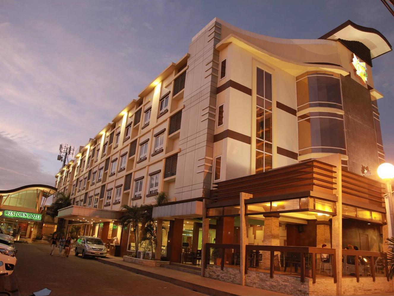 Mo2 Westown Hotel Iloilo Bagian luar foto