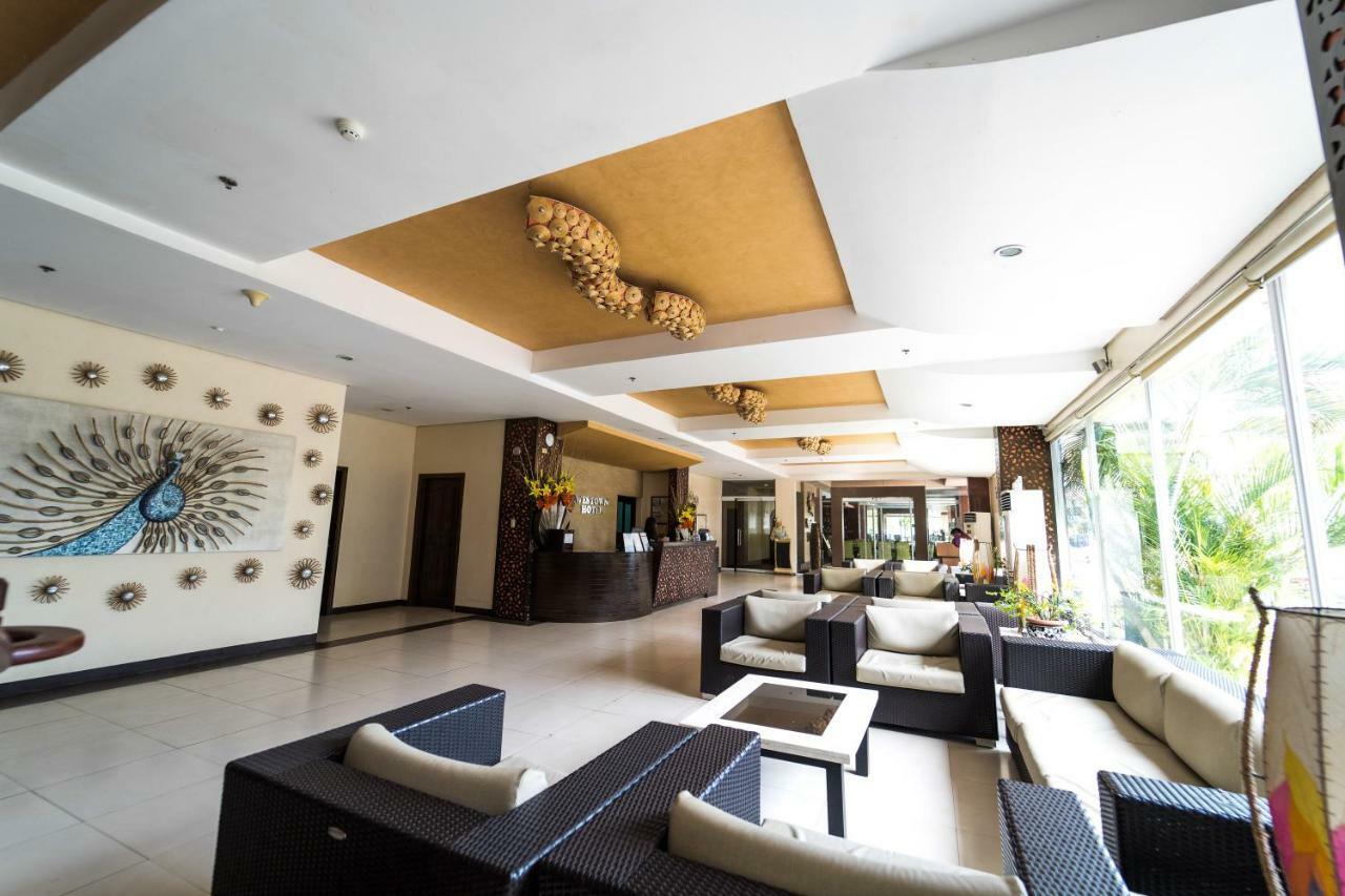 Mo2 Westown Hotel Iloilo Bagian luar foto