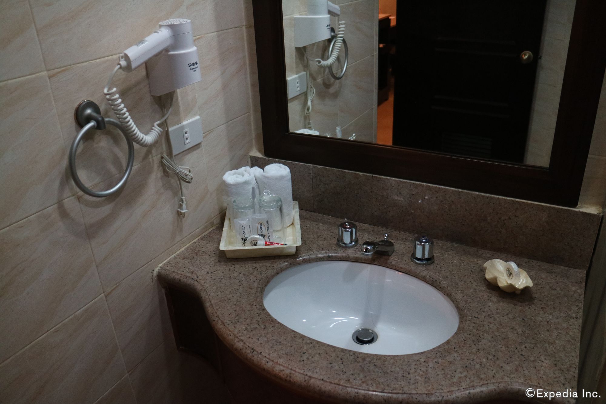 Mo2 Westown Hotel Iloilo Bagian luar foto