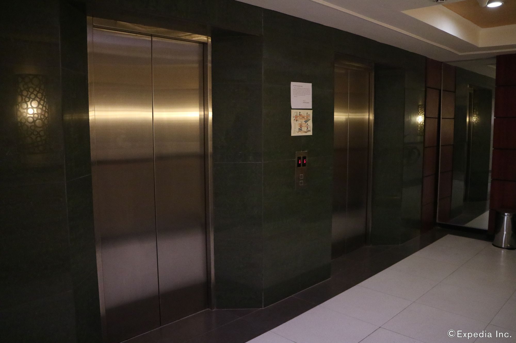 Mo2 Westown Hotel Iloilo Bagian luar foto