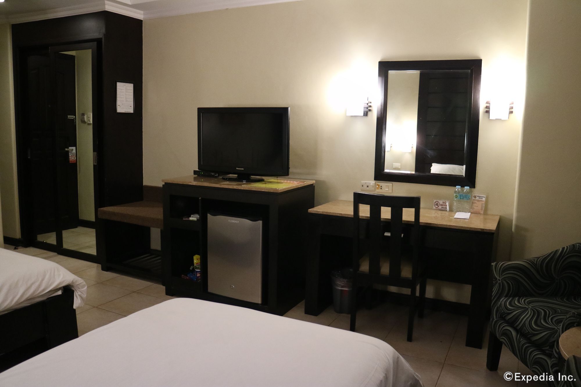 Mo2 Westown Hotel Iloilo Bagian luar foto