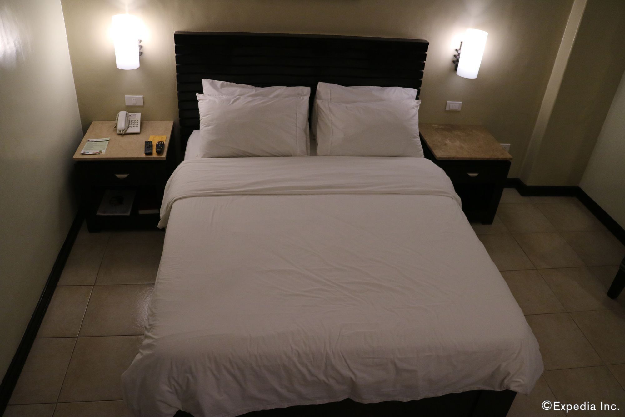 Mo2 Westown Hotel Iloilo Bagian luar foto