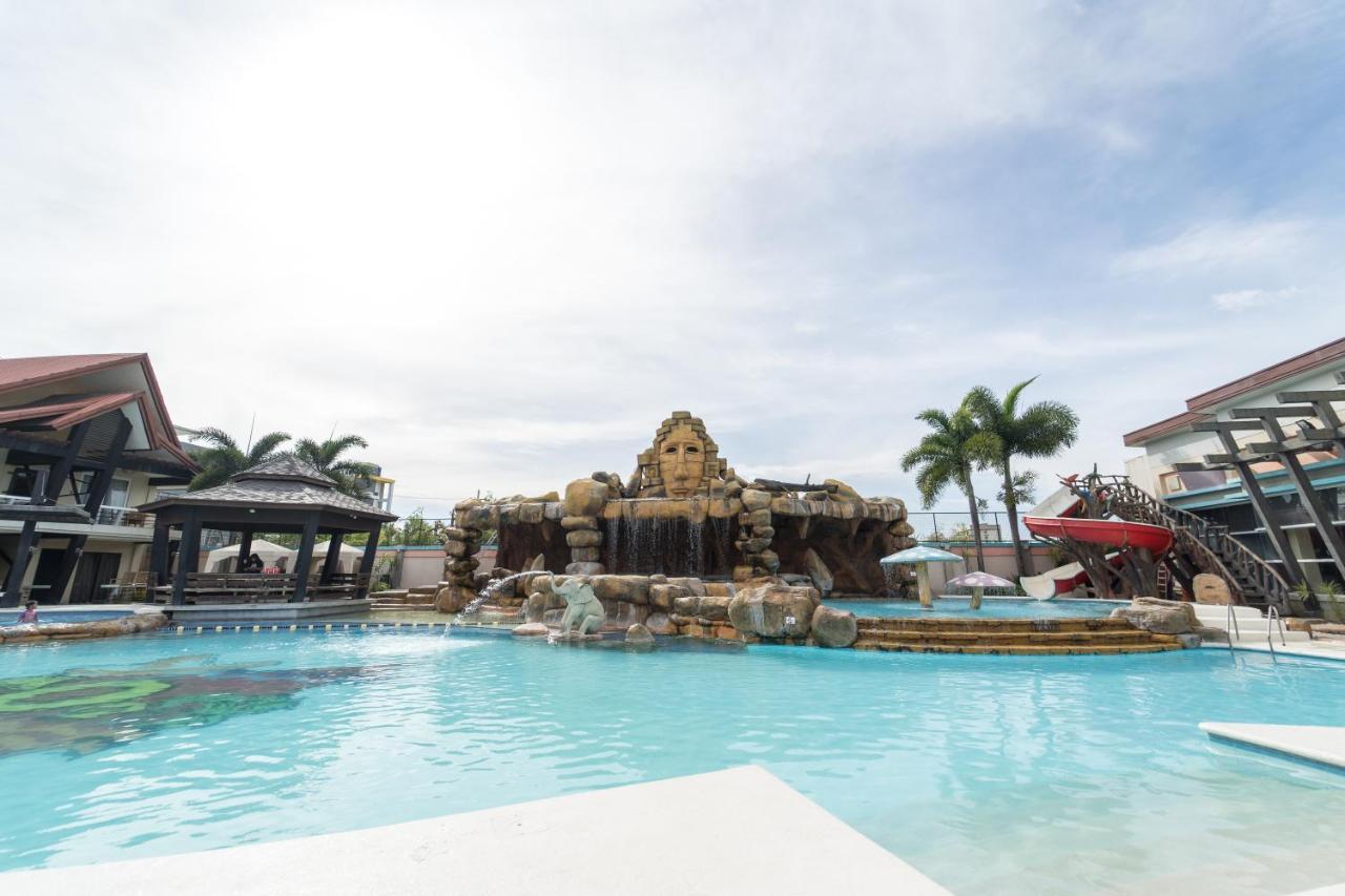 Mo2 Westown Hotel Iloilo Bagian luar foto